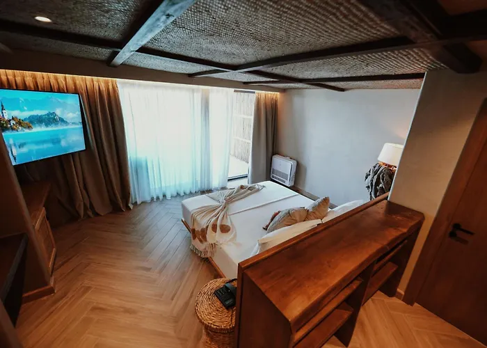 Lost Seaside Hotel Sarandë